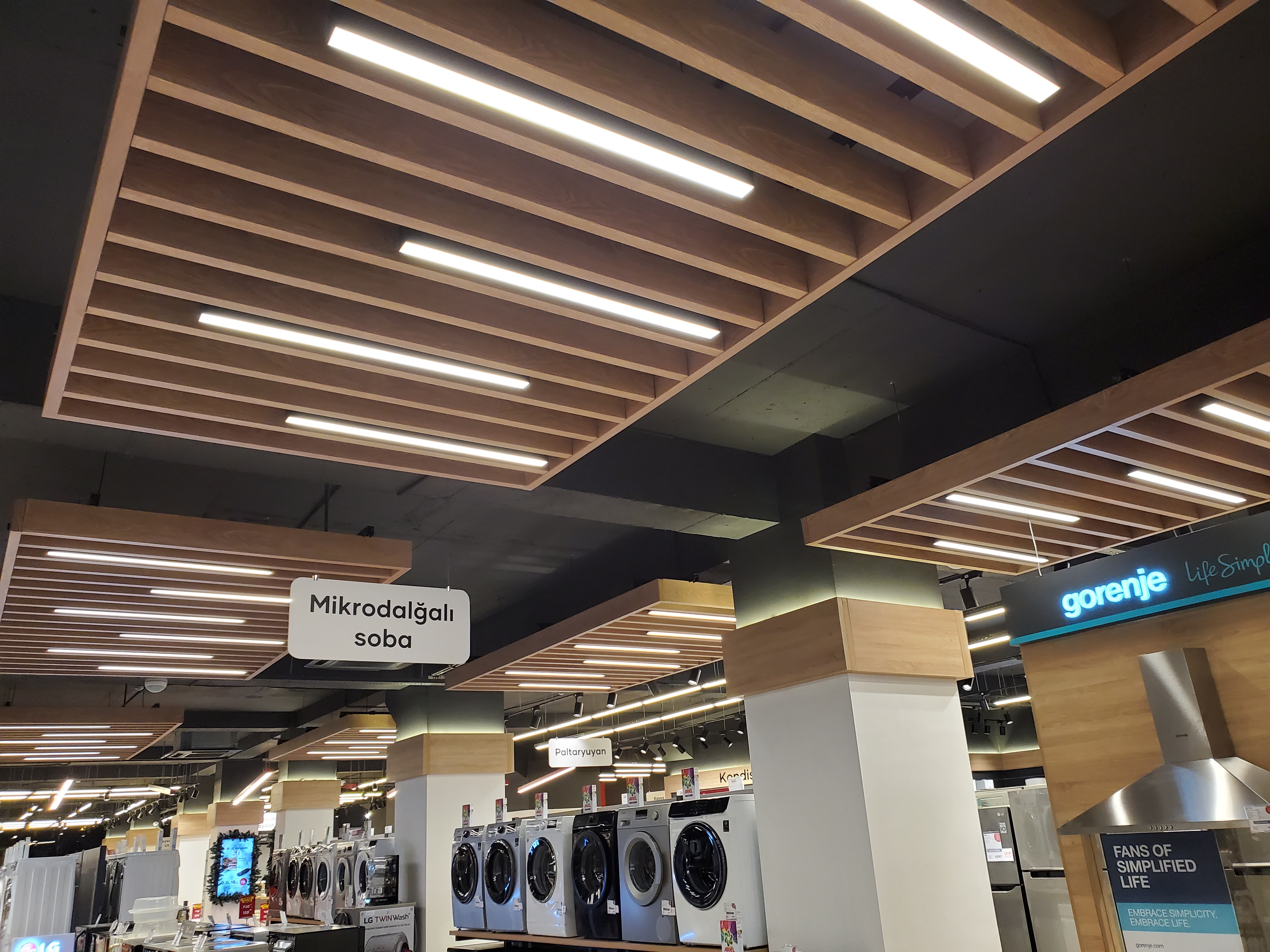 Baffle suspended ceiling system — photo 4
