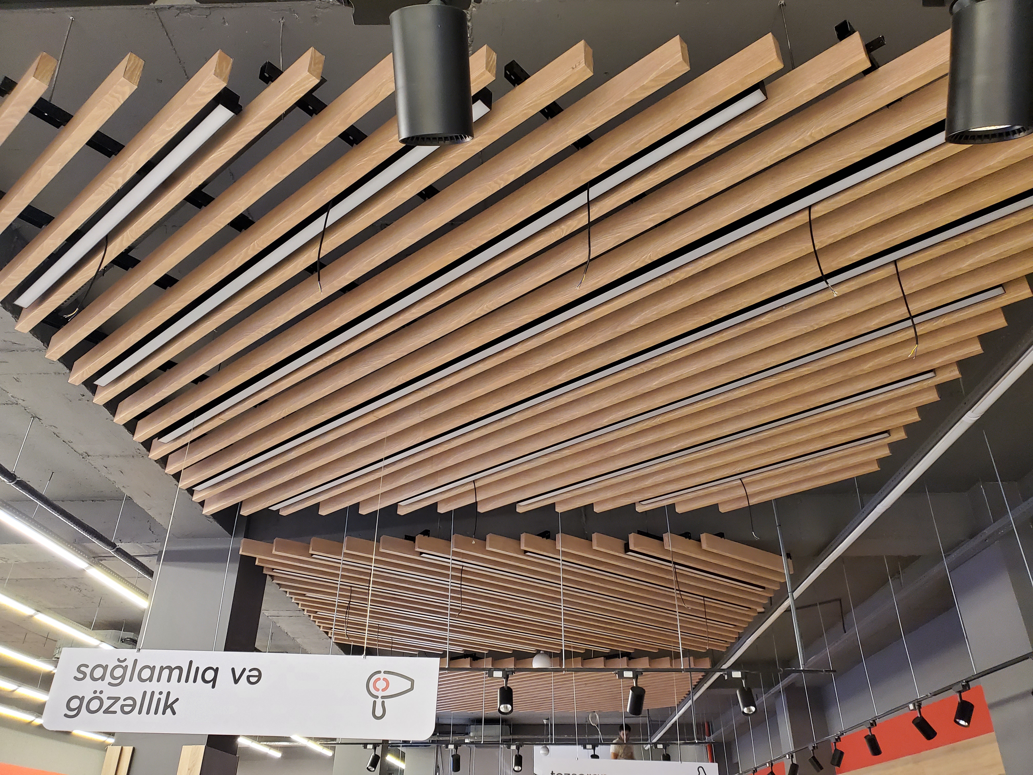 Baffle suspended ceiling system — photo 5